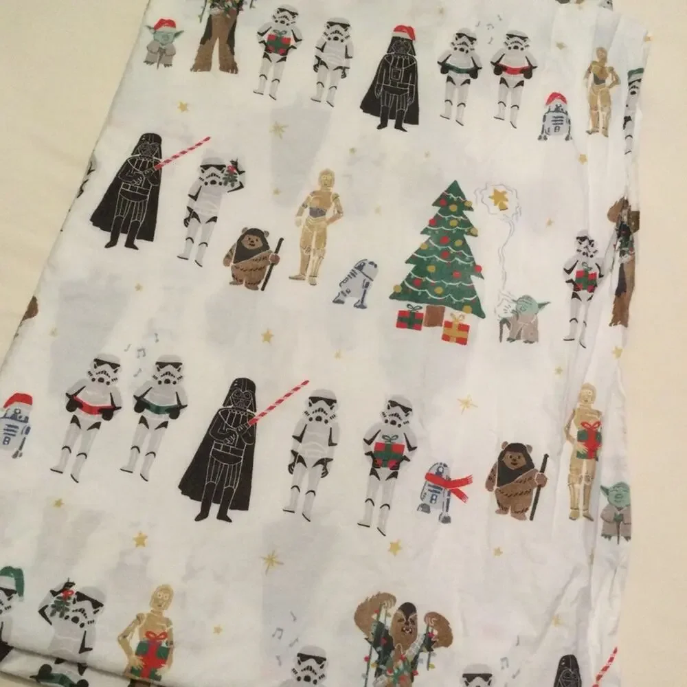 Pottery Barn Kids Star Wars™ Holiday 1 flat sheet Organic